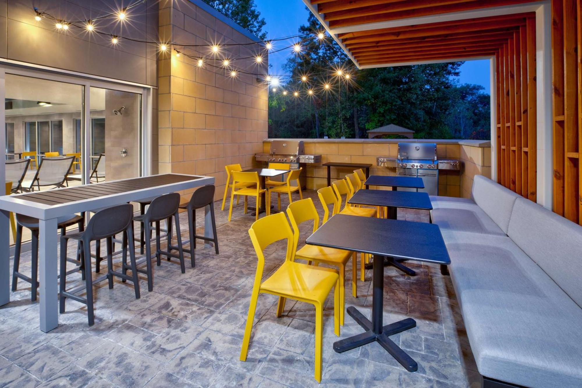 Home2 Suites By Hilton Grand Rapids Northeast 外观 照片