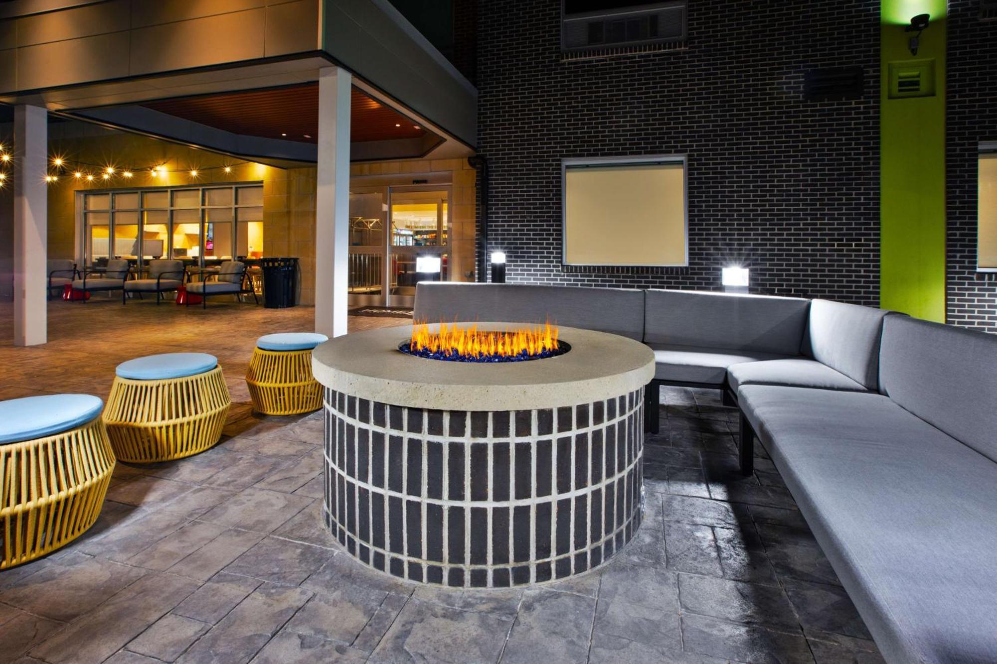 Home2 Suites By Hilton Grand Rapids Northeast 外观 照片